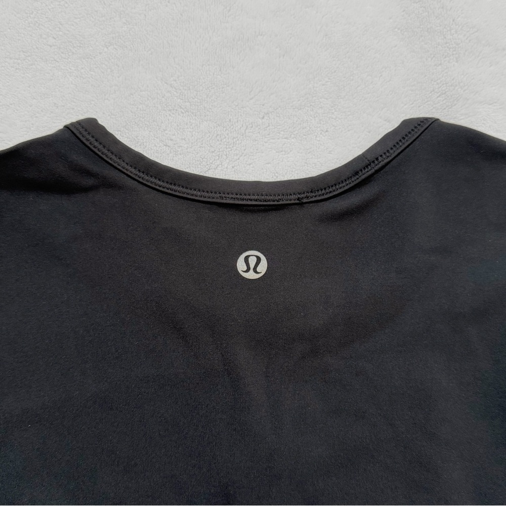 NWT Lululemon All It Takes Back-Twist Tee *Silky – Black – Size 4 - Picture 5 of 8